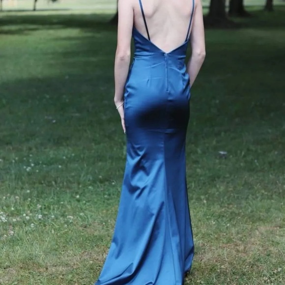 Robe de bal - Picture 2 of 2